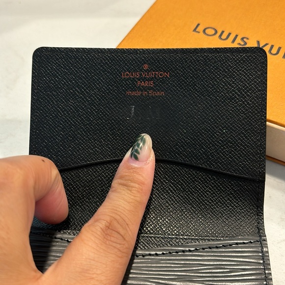 Louis Vuitton Cardholder Epi - Picture 9 of 9